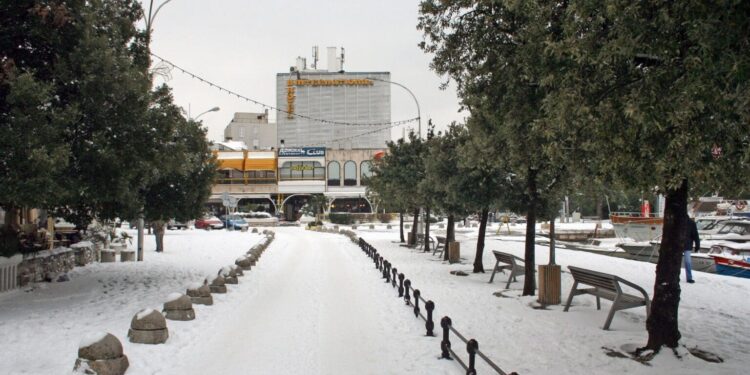 Prve pahulje prekrile zaleđe Rijeke; snijeg stiže i u Crikvenicu ?
