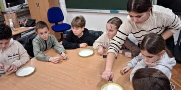 Znanost u akciji: Djeca OŠ Vladimira Nazora istraživali, eksperimentirali i učili kroz igru