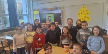 Prvašići u OŠ Vladimira Nazora u sklopu zdravstvenog odgoja učili kako pravilno prati zube