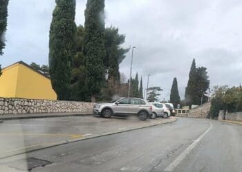 Prometni kaos kod DV Radost traje godinama: zaustavljena vozila blokiraju promet i ugrožavaju sigurnost