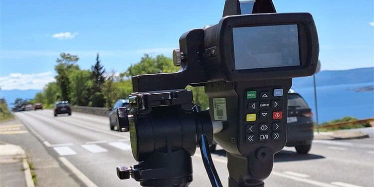 Kod Jadranova vozio gotovo 50 km/h više od ograničenja brzine