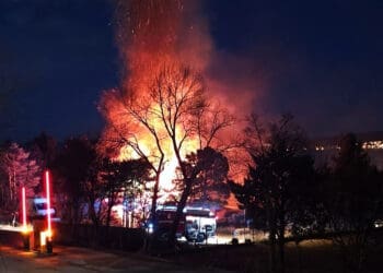 Policija isključila tehnički uzrok za jučerašnji požar u Crikvenici