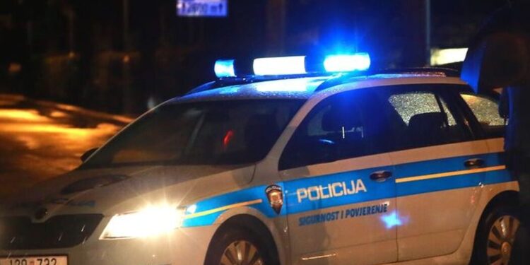 Policija zaustavila vozača kombija u pijanoj vožnji Crikvenicom, oduzeli mu vozačku dozvolu