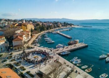 Maškare u Crikvenici ulaze u veliko finale: Čitanje šentence i spaljivanje mesopusta zatvorit će još jedno poglavlje