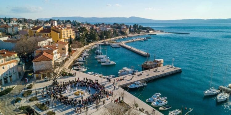 Maškare u Crikvenici ulaze u veliko finale: Čitanje šentence i spaljivanje mesopusta zatvorit će još jedno poglavlje