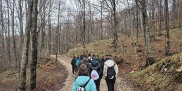 Planinari Srednje škole dr. Antuna Barca istražili Land Art stazu na Učki