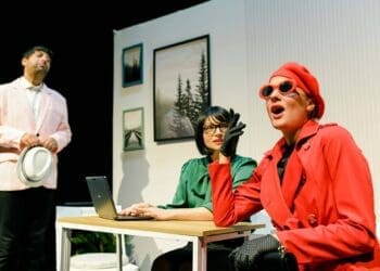 Propustili ste hit predstavu „Mamini sinovi“?Crikvenica dobila novi termin!