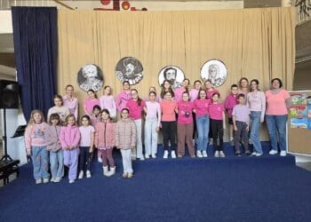 Mala gesta, velika poruka: Znate li zašto crikvenički učenici i učitelji danas nose ružičaste majice?