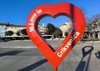 Valentinovo u Crikvenici: Uživajte u romantičnoj atmosferi i posebnoj ponudi za Dan zaljubljenih
