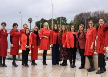 Čelne žene grada Crikvenice na prigodan način obilježile Dan crvenih haljina