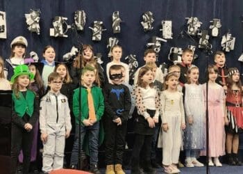 Maškarani koncert Glazbene škole ispunio aulu OŠ Vladimira Nazora