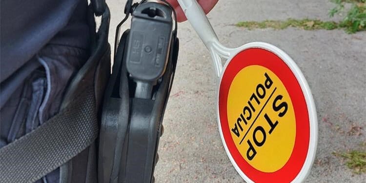 Unatoč zabrani upravljanja vozilom, 59-godišnjak u Crikvenici vozio pod utjecajem alkohola