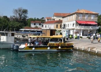 Objavljen vozni red za brod Crikvenica – Šilo: svakodnevne linije od travnja