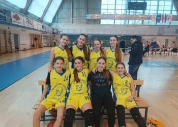 Crikveničke učenice briljirale na županijskom natjecanju u košarci