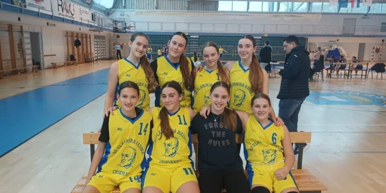 Crikveničke učenice briljirale na županijskom natjecanju u košarci