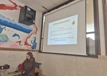 Crikvenički maturanti učili kako darivanjem krvi mogu spasiti nečiji život