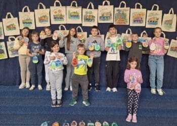 “Ča je? Jaje!” U crikveničkoj školi oslikavali uskrsna jaja glagoljicom