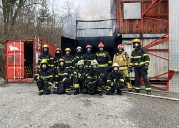 Vrući uvjeti i realne simulacije: Crikvenički vatrogasci sudjelovali u zahtjevnoj obuci u Šapjanama