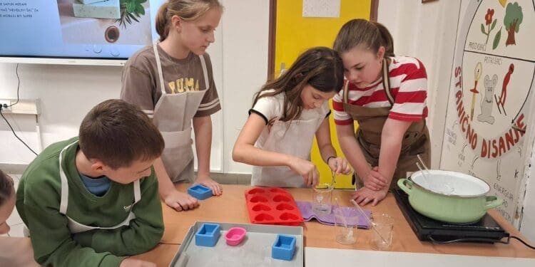 U Crikvenici održana radionica izrade prirodne kozmetike za darovite učenike