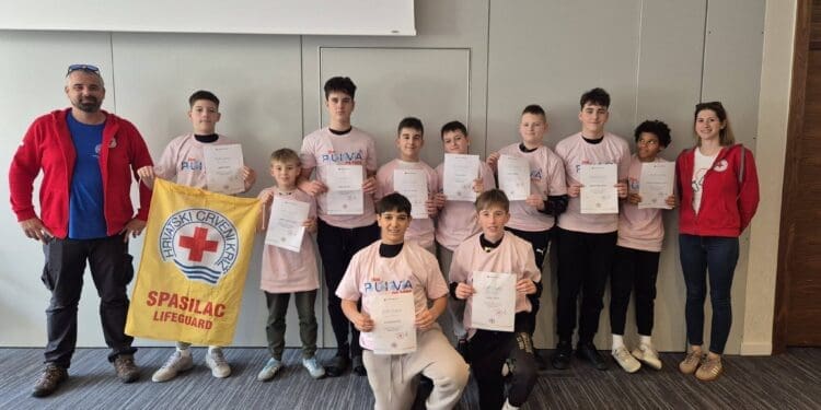 U Crikvenici dodijeljene diplome: 10 novih juniora spasioca spremni za sezonu