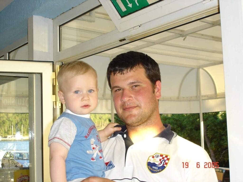 Lovro kada je imao godinu dana sa svojim tatom na boćalištu