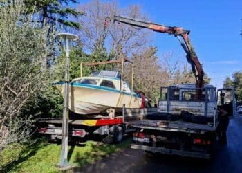 Grad Crikvenica nastavlja uklanjati nepropisno ostavljena plovila i vozila s javnih površina
