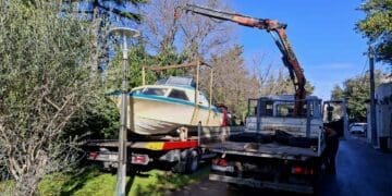 Grad Crikvenica nastavlja uklanjati nepropisno ostavljena plovila i vozila s javnih površina