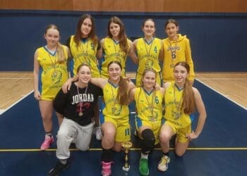 Izvrstan uspjeh: košarkašice OŠ Vladimira Nazora druge u županiji