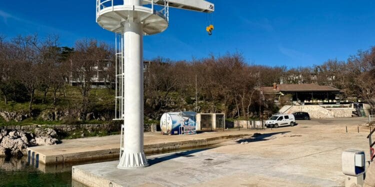 U luci Bršćanovica postavljena nova dizalica nosivosti 5 tona