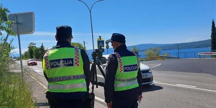 Nekorištenje pojasa i uporaba mobitela u vožnji najčešći prekršaji u nadzoru prometa u Crikvenici