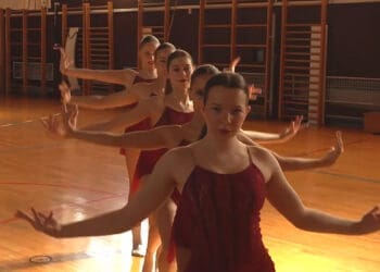 Učenice SŠ dr. Antuna Barca u virtualnom plesnom showu: trebaju vaš glas za finale u Poreču!