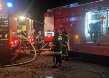 Eksplodirao plin iz boce u stanu u Crikvenici: stan izgorio, žena (50) teško ozlijeđena