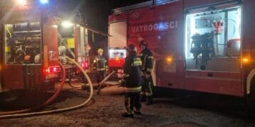 Eksplodirao plin iz boce u stanu u Crikvenici: stan izgorio, žena (50) teško ozlijeđena