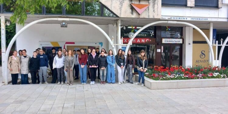 Kako organizirati turizam u Crikvenici? Učenici zavirili u rad TZ-a i učili iz prve ruke