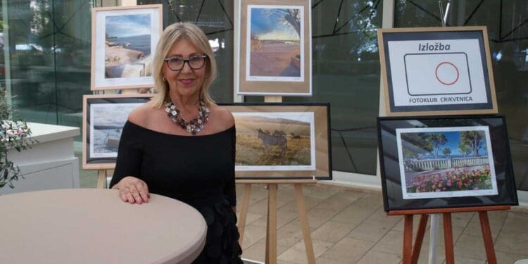 Izložba “Uhvaćeni trenuci” u hotelu Crikvenica