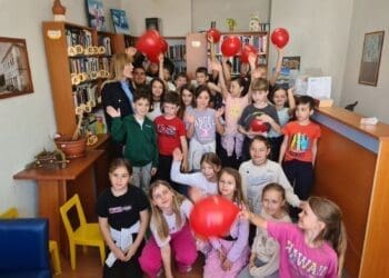 Noć knjige u Dramlju posvećena Nikoli Tesli okupila učenike i potaknula njihovu znatiželju