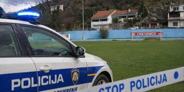 Provalili u klub u Novom pa ukradene rekvizite uništavali na utakmici u Crikvenici