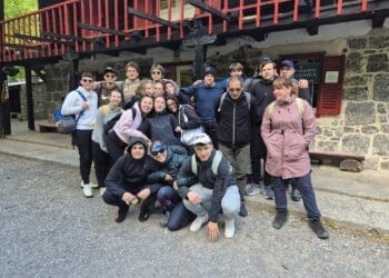 Maturanti Srednje škole dr. Antuna Barca na posljednjoj terenskoj nastavi