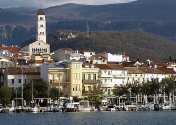 Crikvenica 2026: Tko su novi susjedi i zašto se povratnici masovno vraćaju na Rivijeru?