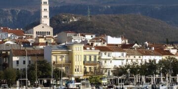 Crikvenica 2026: Tko su novi susjedi i zašto se povratnici masovno vraćaju na Rivijeru?