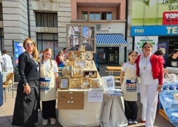 Učenička zadruga “Zvončica” iz OŠ Zvonka Cara osvojila prvo mjesto na županijskoj smorti