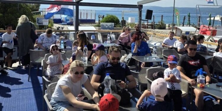 Brodom do osmijeha: Crikvenica obilježila Međunarodni dan obitelji posebnim izletom