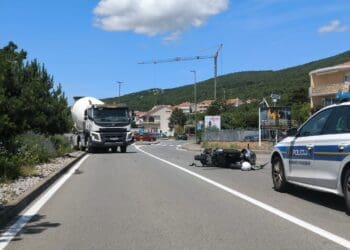 Policija objavila detalje sudara između kamiona i motocikla u Ulici kralja Tomislava