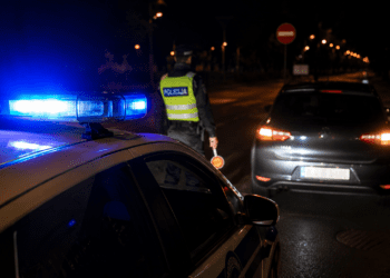 Policija u Selcu zaustavila 23-godišnjaka: Vozio pijan, bez vozačke i u jednosmjernoj ulici