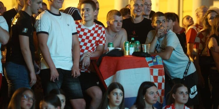 Crikvenički ugostitelji večeras mogu raditi dulje zbog utakmice Hrvatske i Portugala