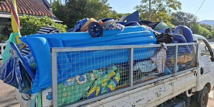 Nastavljena akcija uklanjanja ostavljenih rekvizita s crikveničkih plaža