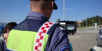 Teška prometna nesreća u centru Crikvenice: Automobilom naletio na pješakinju (58) na zebri