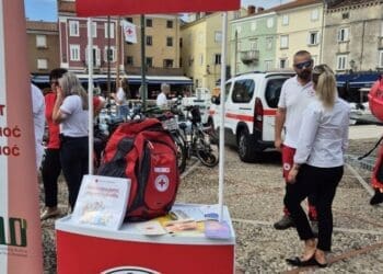 Dvije javnozdravstvene akcije u Crikvenici: Besplatno mjerenje tlaka i šećera te prezentacija prve pomoći
