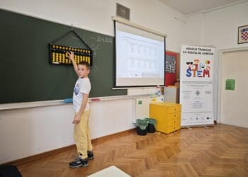 Japanski soroban stiže u Crikvenicu: besplatne STEM radionice za djecu i javni događaj na trgu