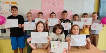 „Mama, budi zdrava“: Učenici OŠ Zvonka Cara poslali svojim mamama važnu poruku